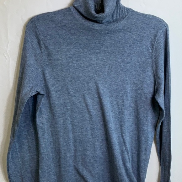 Chaps Blue Turtleneck Size Medium Like new - Picture 6 of 6